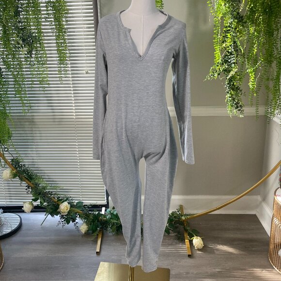 PrettyLittleThing Pants - PrettyLittleThing | Longsleeve Grey PLT Jumpsuit